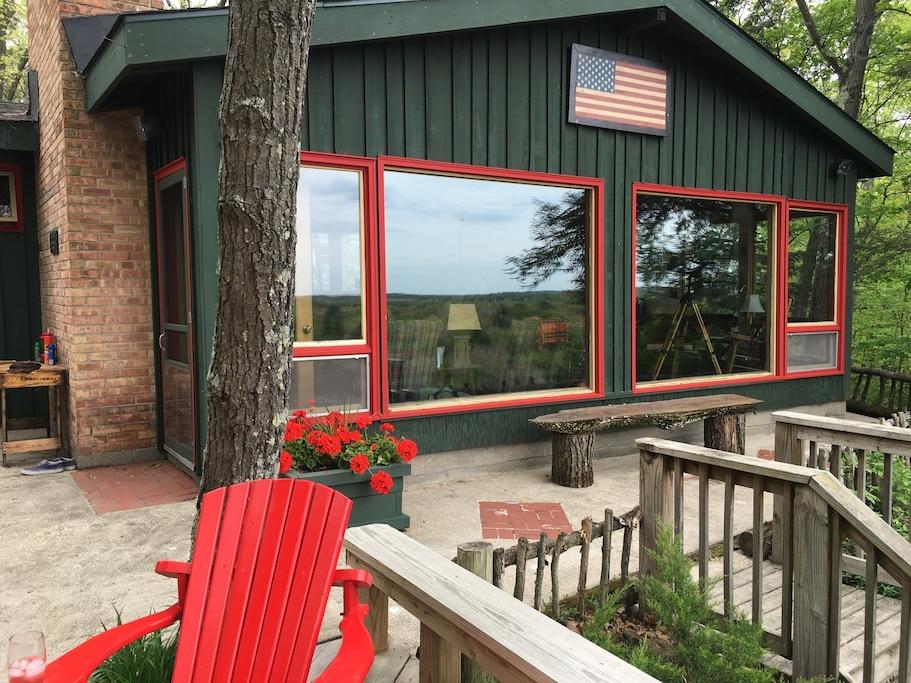 Pet Friendly Lakeview Airbnb Rentals