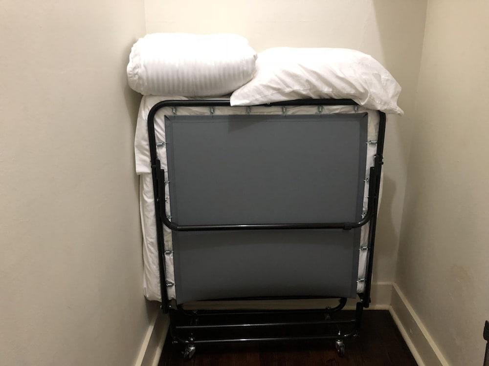 The Downtowner Marfa Pet Policy