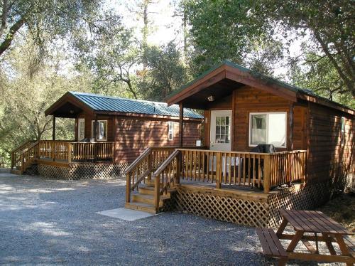 Pet Friendly Ponderosa Camping Resort 1BR Cabin 2