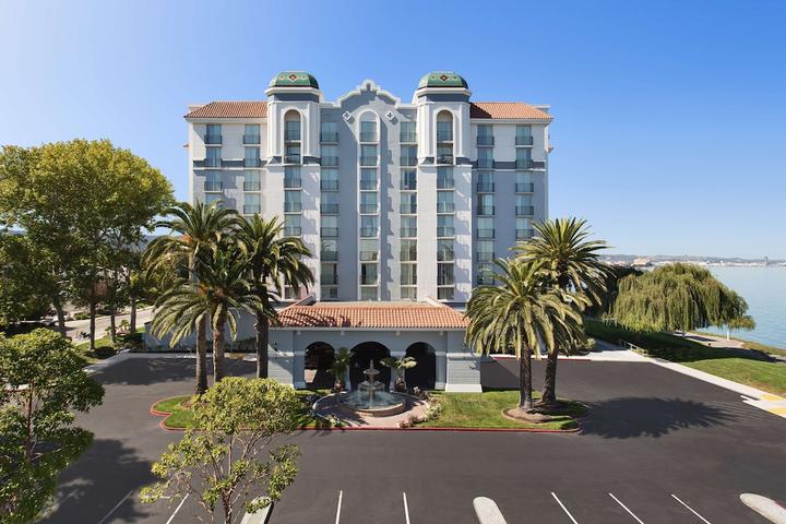 Pet Friendly Embassy Suites by Hilton San Francisco Airport Waterfront