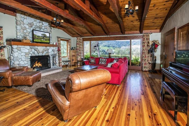 Pet Friendly Gorgeous Ranch House on 1000-Acre Ranch