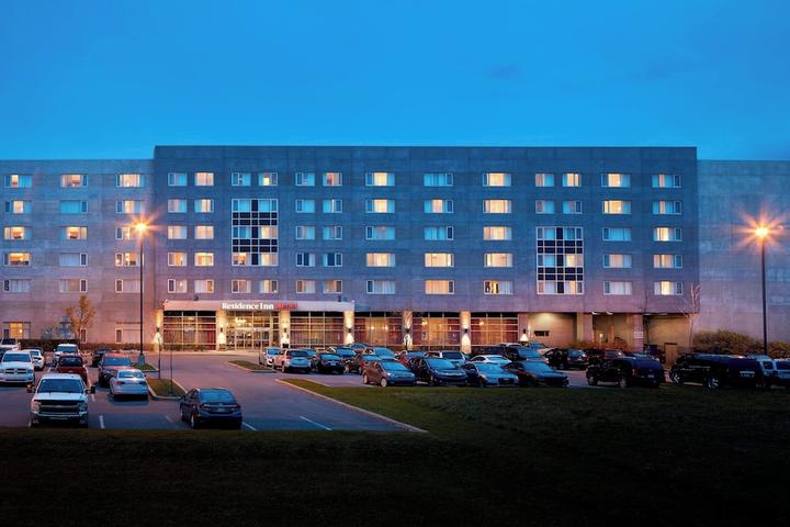 Pet Friendly Residence Inn by Marriott Montreal Airport