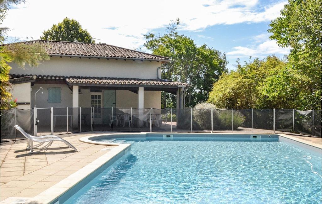 Pet Friendly Nice Home in Durfort Lacapelette with Pool