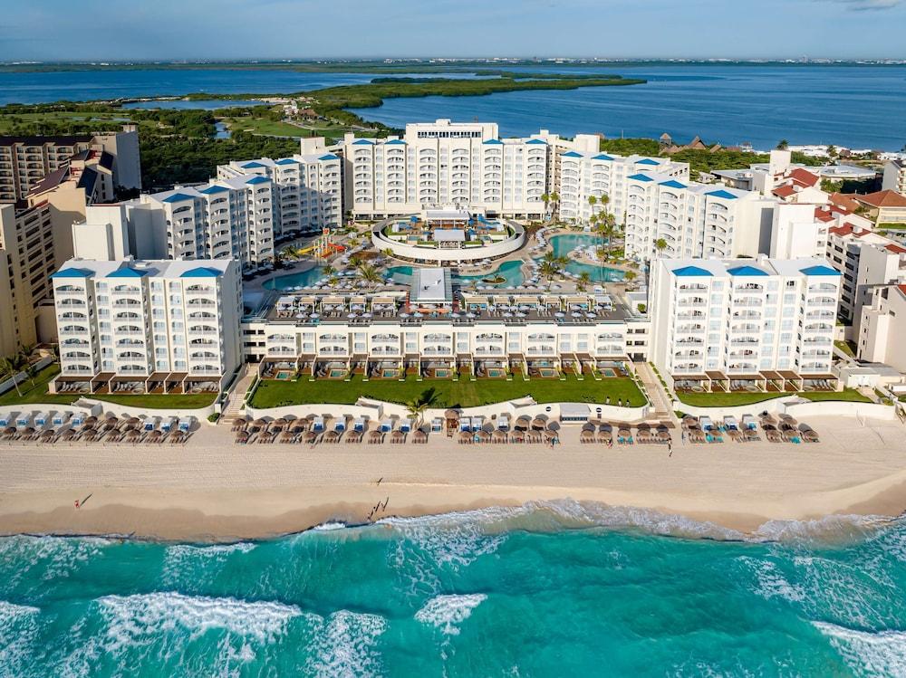 Pet Friendly Hilton Cancun Mar Caribe All-Inclusive Resort