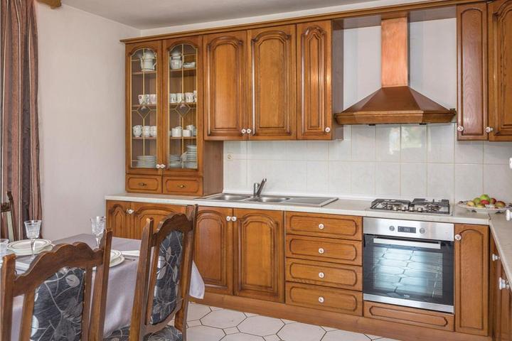 Pet Friendly Stunning Home in Zmijavci with WiFi & 6 Bedrooms