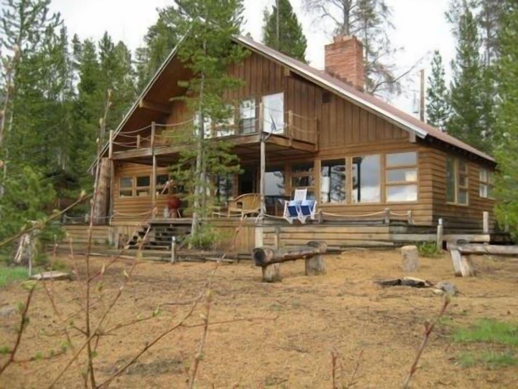 Pet Friendly Grand Lake Lakefront Cabin with Private Beach