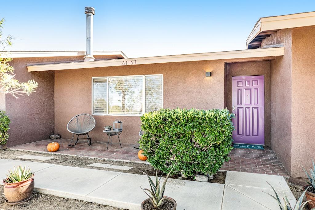 Pet Friendly Centrally Located Desert Home with Swing Set