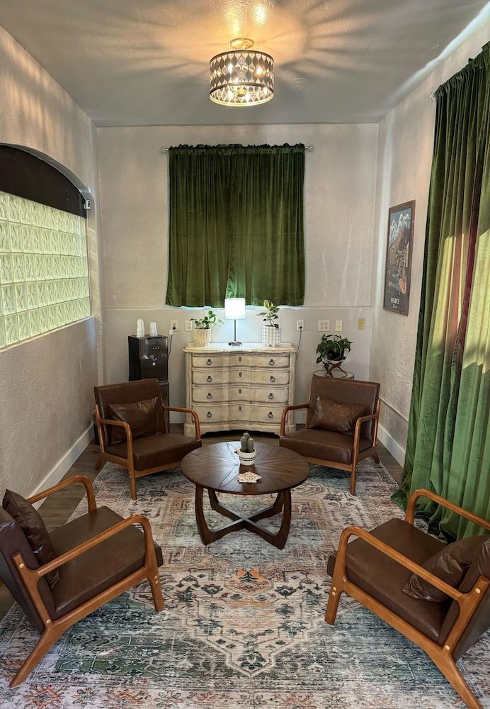 Pet Friendly The Block Hotel Bisbee
