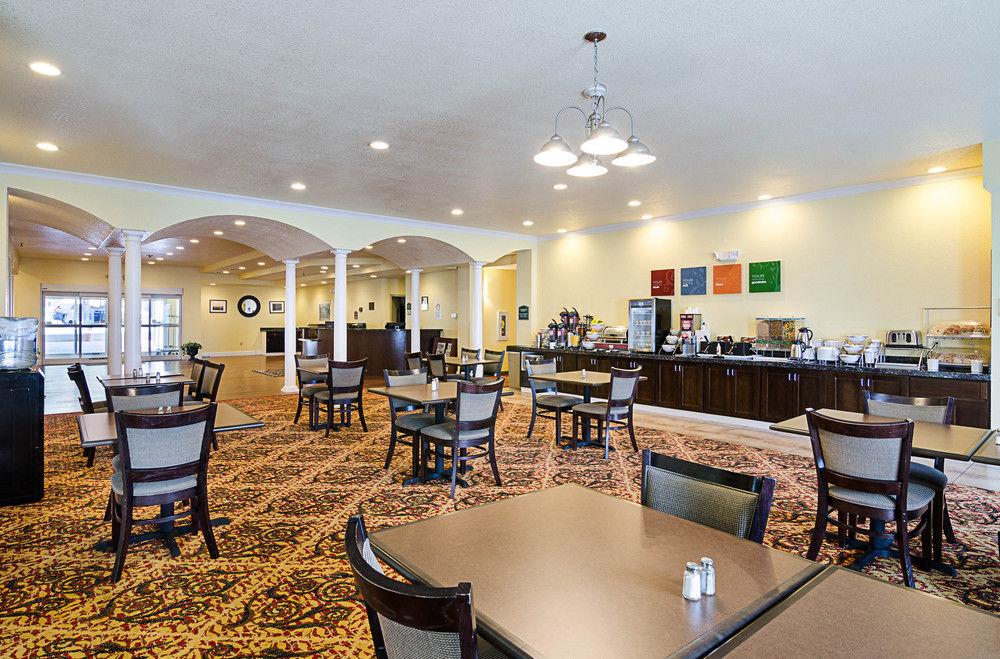 Comfort Inn Suites Orange Montpelier Pet Policy