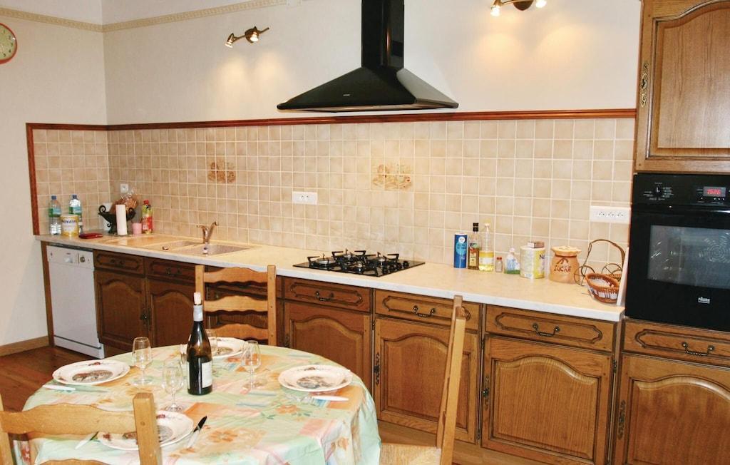 Pet Friendly Amazing Home in Suze La Rousse with 2 Bedrooms