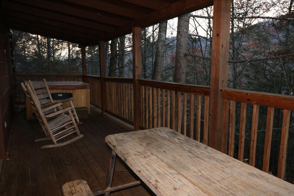 Cozy Cabin Minutes to Pigeon & Dollywood Pet Policy