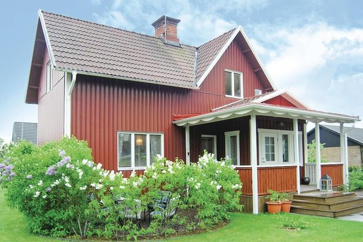 Pet Friendly Stunning 2BR Home in Hultsfred with Wifi