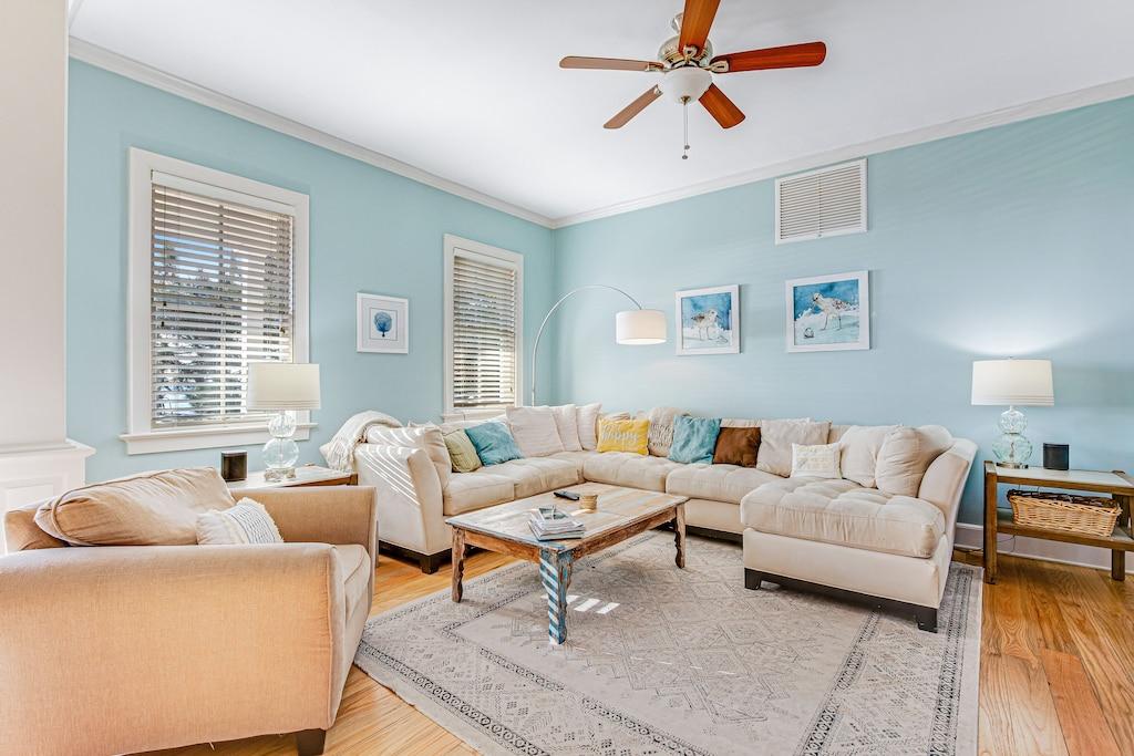 900956_22876117.jpg?size=full&density=2x