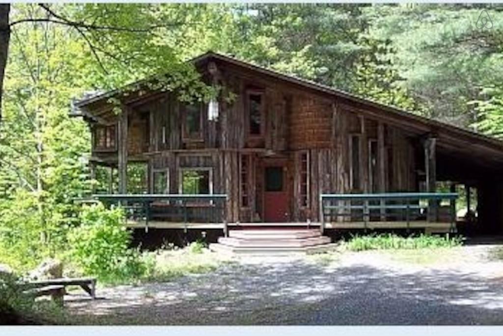 Speculator Airbnb Rentals Pet Policy