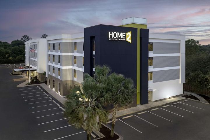 Pet Friendly Home2 Suites by Hilton Charleston Airport/Convention Center