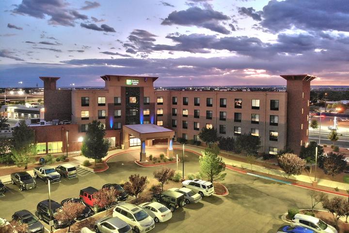 Pet Friendly Holiday Inn Express & Suites Albuquerque Historic Old Town an IHG Hotel