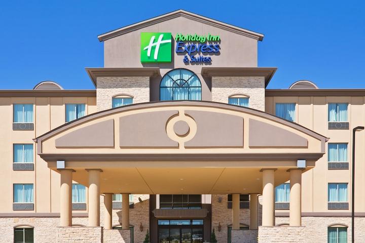 Pet Friendly Holiday Inn Express & Suites Dallas Fair Park an IHG Hotel