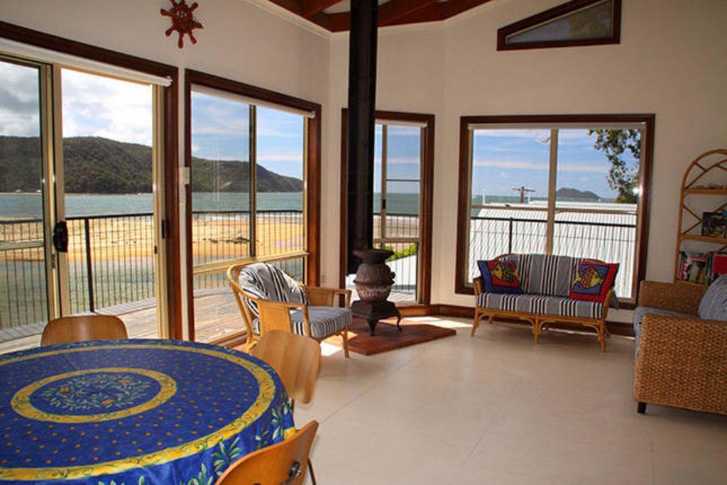 Patonga Beach House Bach Pet Policy