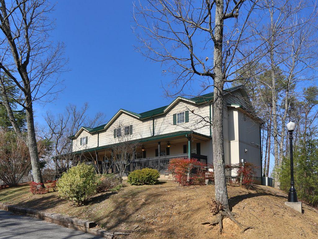 5 Bedroom Cabin Near Dollywood Pet Policy