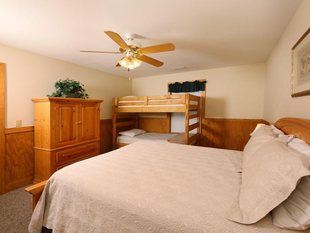 5 Bedroom Cabin Near Dollywood Pet Policy