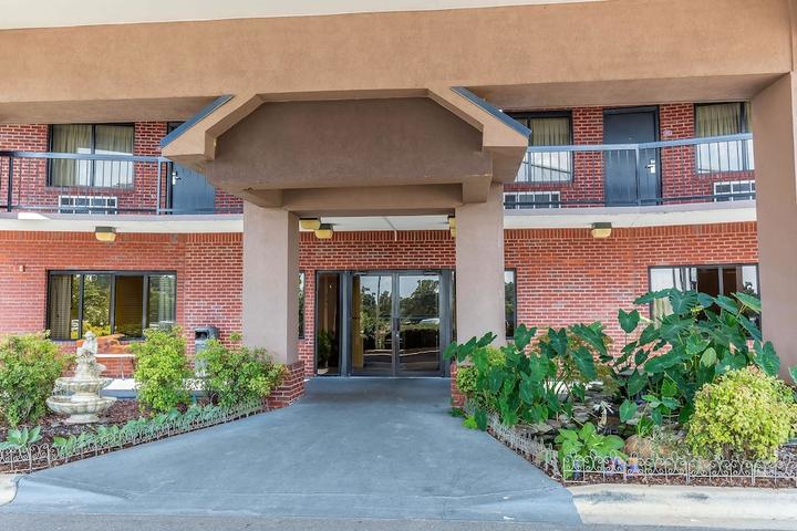 Pet Friendly Quality Inn Calera I-65 Exit 231