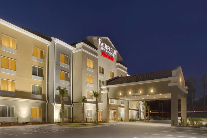 Pet Friendly Fairfield Inn and Suites by Marriott Columbia