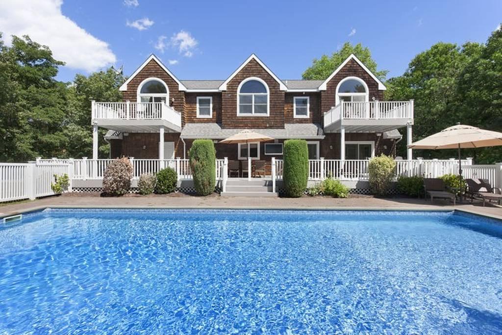 East Quogue Airbnb Rentals Pet Policy