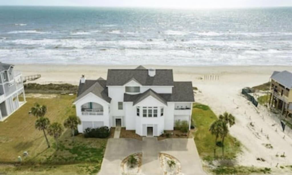 Stunning Beachfront Retreat in Galveston Pet Policy