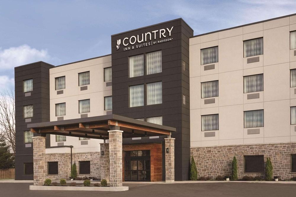 Pet Friendly Country Inn & Suites by Radisson Belleville On