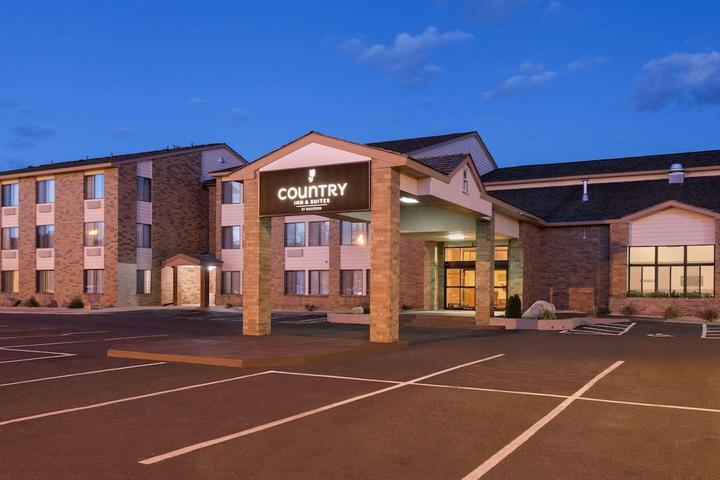 Pet Friendly Country Inn & Suites by Radisson Coon Rapids MN