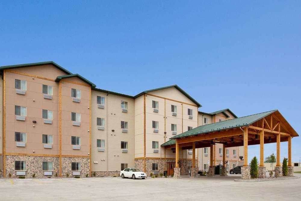 Pet Friendly Hotels In Minot Nd Bringfido
