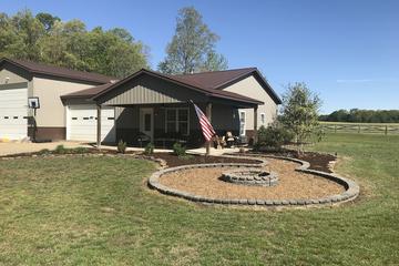 Pet Friendly 1/1 House with Fire Pit