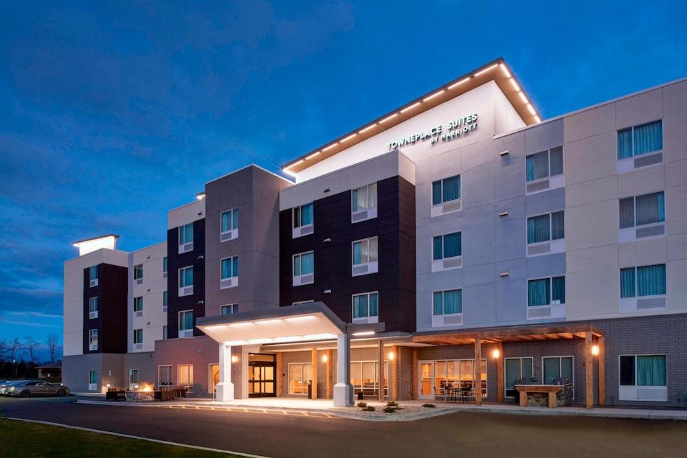 Pet Friendly TownePlace Suites by Marriott Grand Rapids Airport