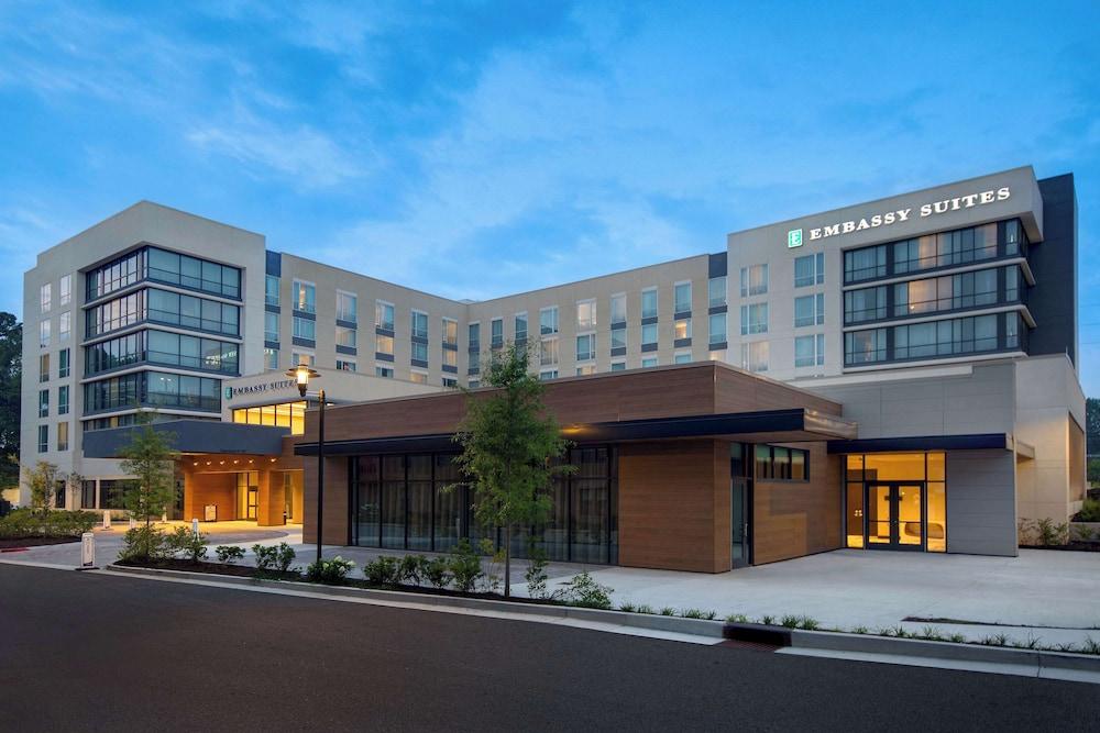 Pet Friendly Embassy Suites by Hilton Alpharetta Halcyon