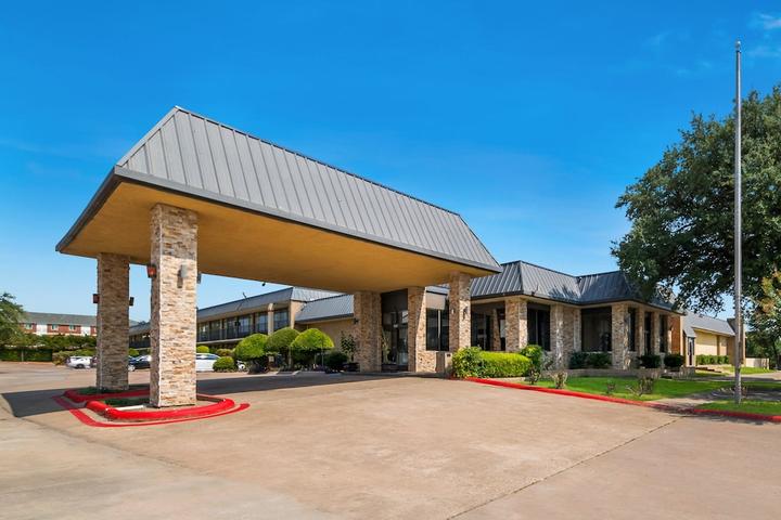 Pet Friendly Red Roof Inn & Conference Center McKinney