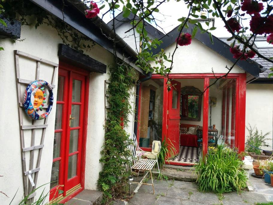 Pet Friendly Waterford Airbnb Rentals