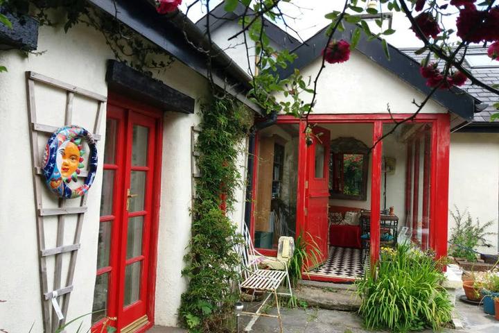 Pet Friendly Waterford Airbnb Rentals
