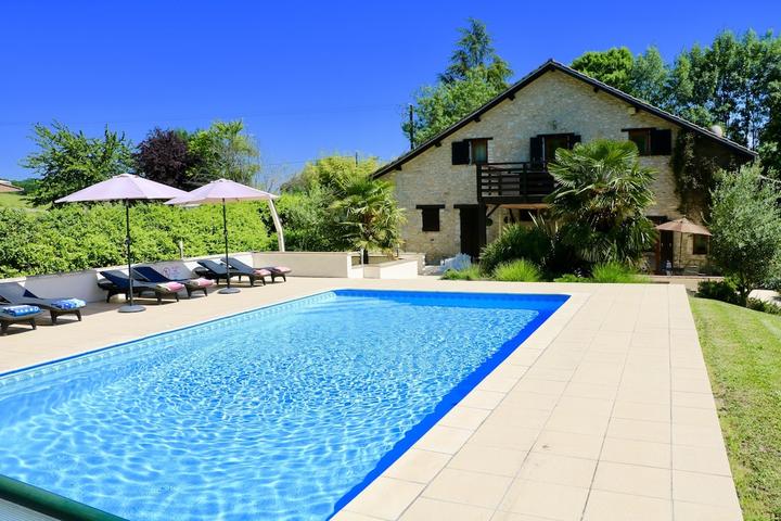 Pet Friendly Acabanes Luxury Villa with Heated Pool