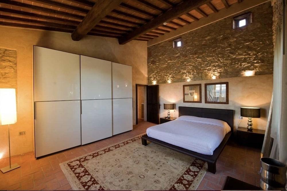 Pet Friendly L' Agriturismo Sottototno Located in the Heart of Tuscan Nature