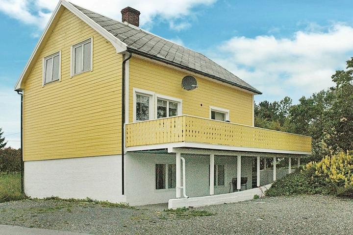 Pet Friendly 10 Person Holiday Home in Vevang