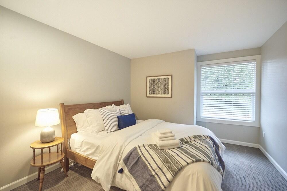 Experience Woodinville Wine Country Pet Policy