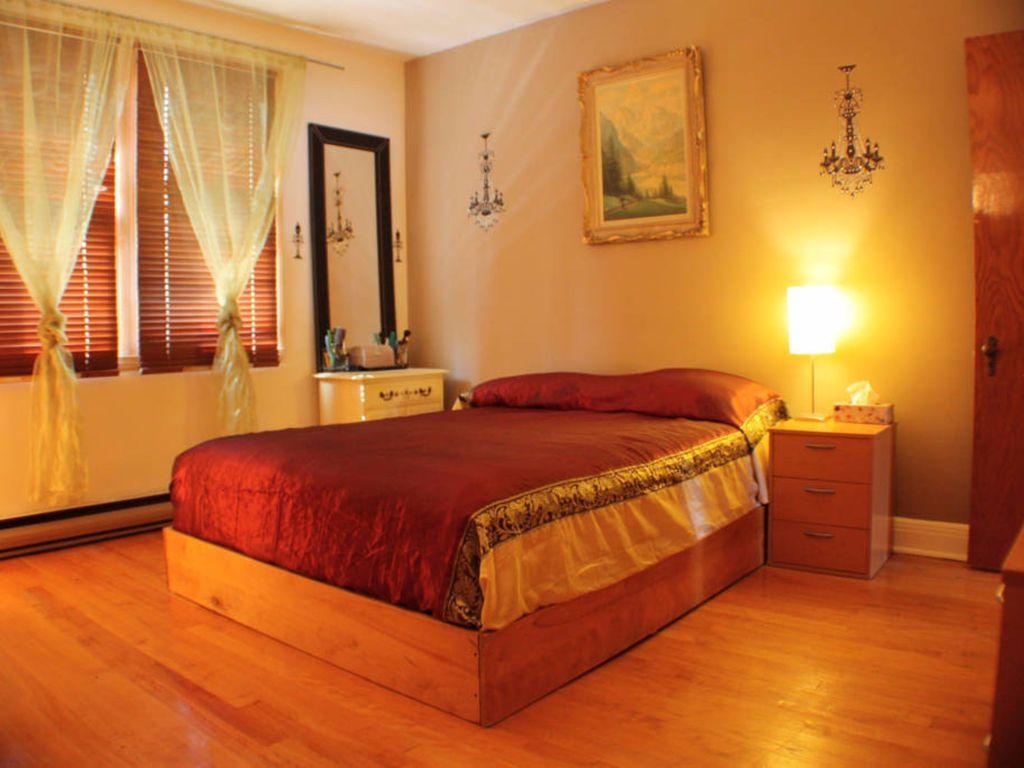 Charming Upper Duplex at Monkland Village Pet Policy