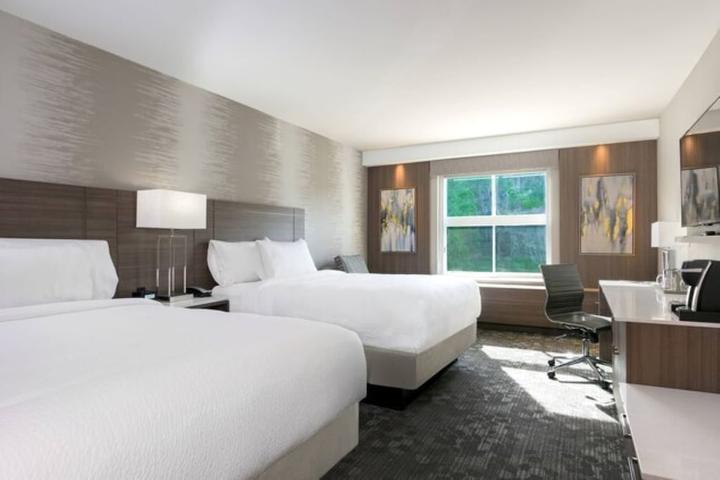 Pet Friendly Courtyard by Marriott Edgewater/NYC Area