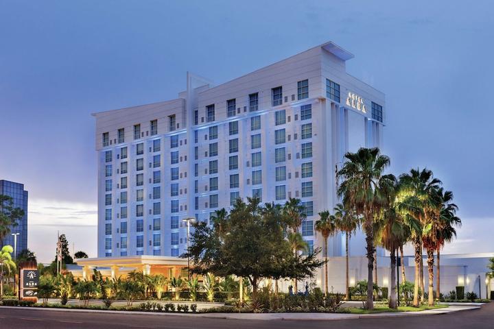 Pet Friendly Hotel Alba Tampa, Tapestry Collection by Hilton