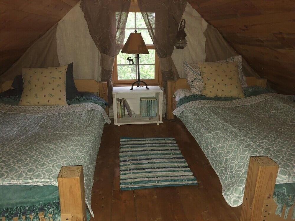 Pet Friendly The Camp Cabin