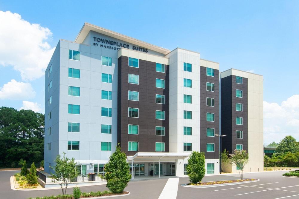 Pet Friendly TownePlace Suites by Marriott Atlanta Airport North