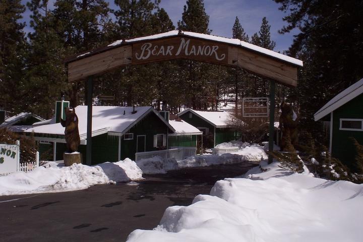 Pet Friendly Big Bear Manor Spa Cabins