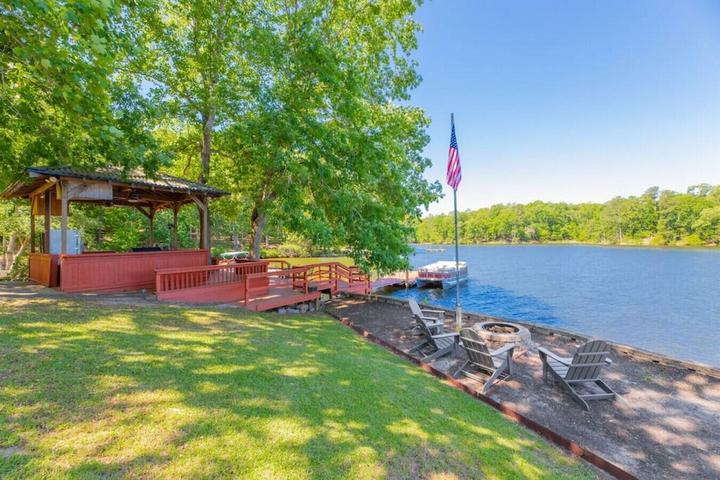 Pet Friendly Family Compound Getaway on Lake Murray