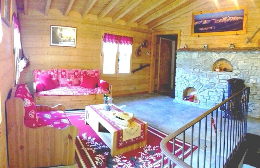 Pet Friendly Chalet Les Clarines Between Lake & Mountains