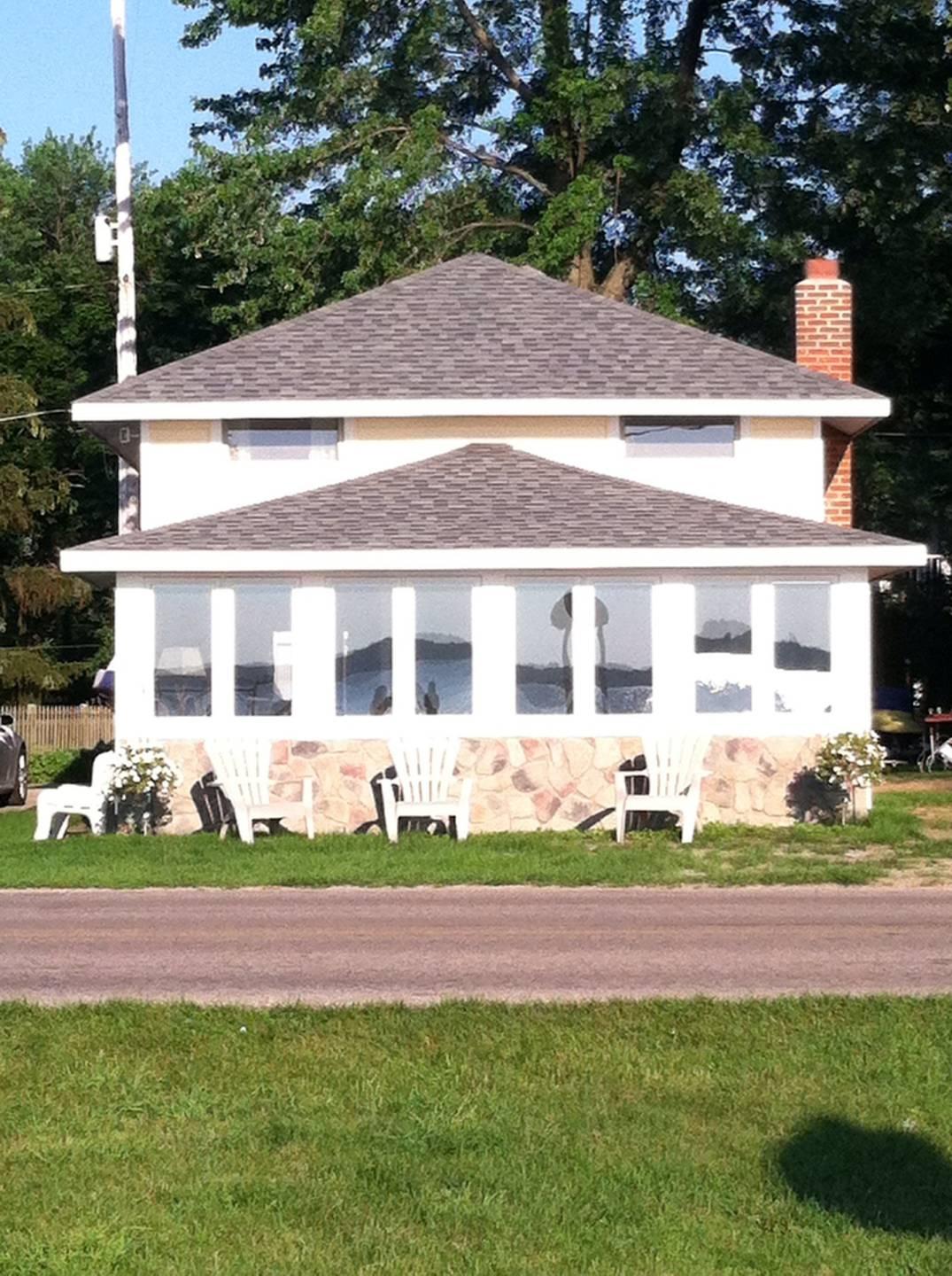 Pet Friendly Vacation Rentals In Manitou Beach Mi Bringfido